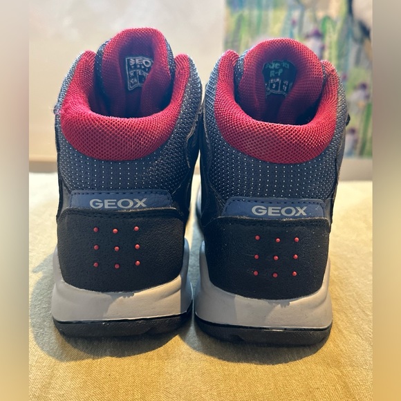 Geox kids hiking boots brand new - Picture 4 of 9